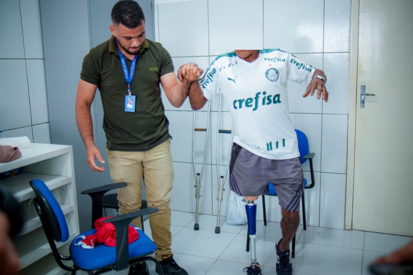 Entrega das próteses em Timon