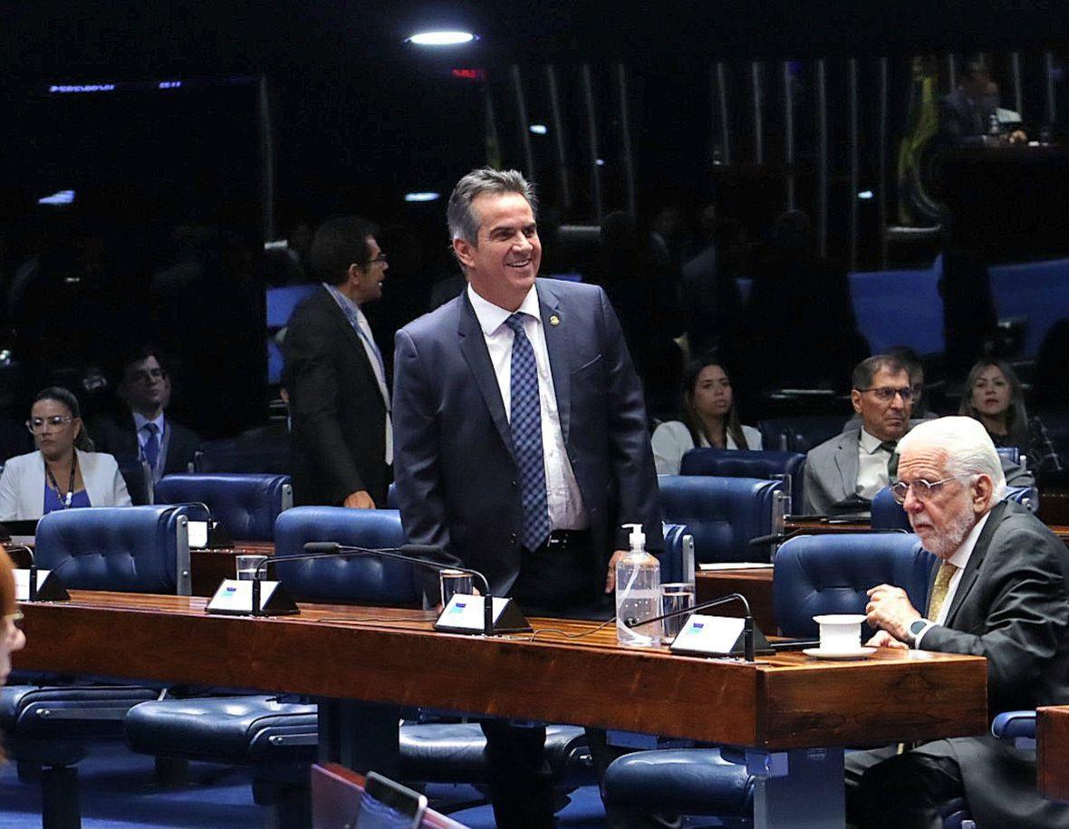 Projeto de Ciro que criminaliza incentivo à violência em escolas e locais públicos