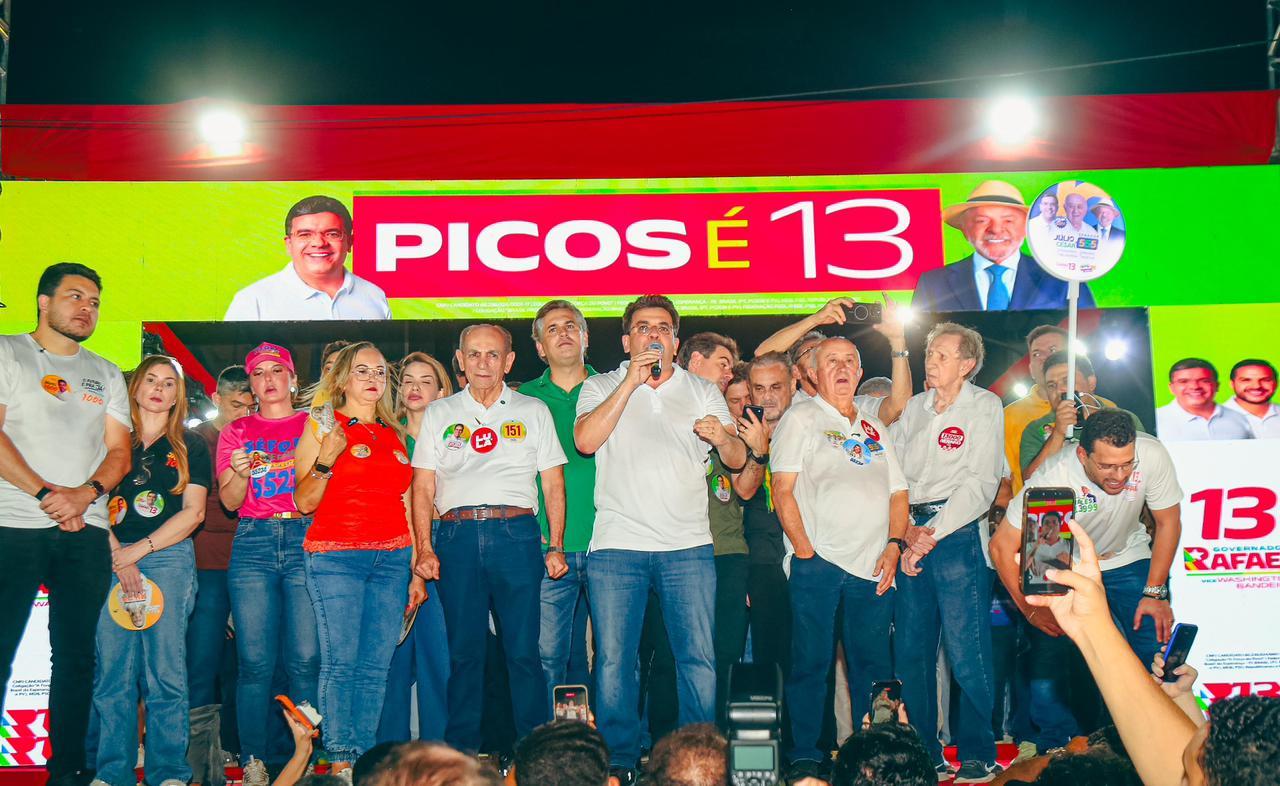 Rafael e Pablo Santos reúnem mais de 10 mil pessoas em comício em Picos