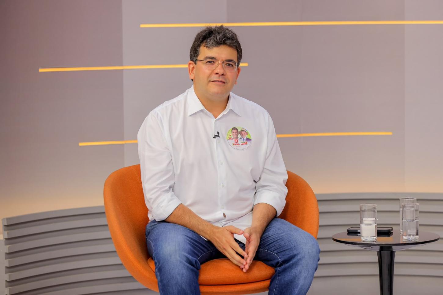 ”Vamos punir os criminosos, ampliar a rede de proteção e zerar déficit prisional”, afirma Rafael