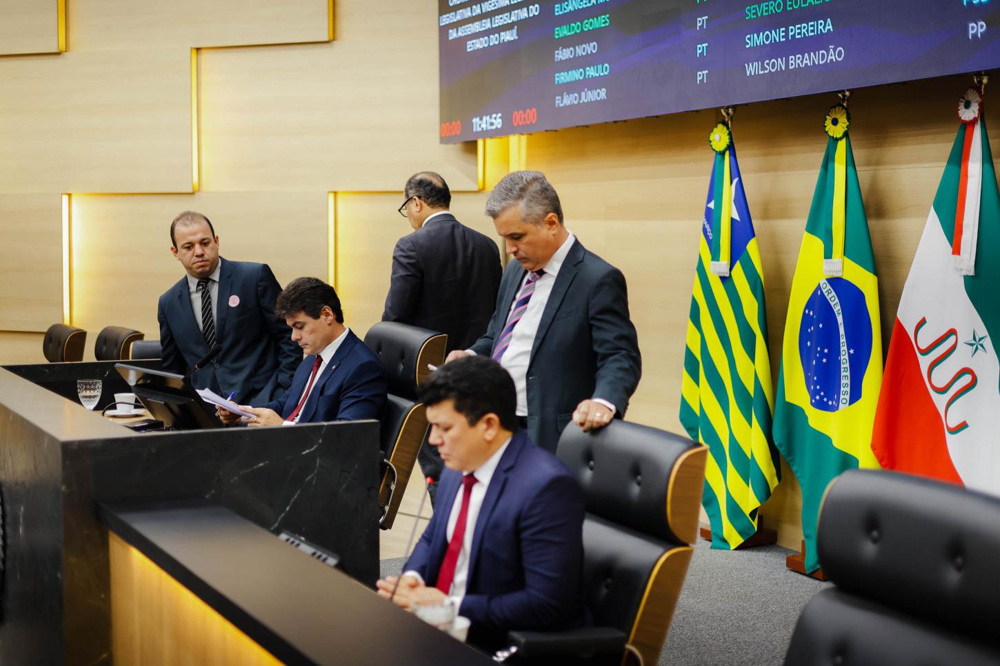 Alepi aprova transferência de imóvel para construção de novo shopping para ambulantes de Teresina