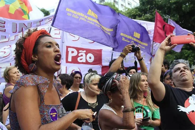 Bolsonaristas ofendem memória de Marielle Franco em ato na PUC do Rio