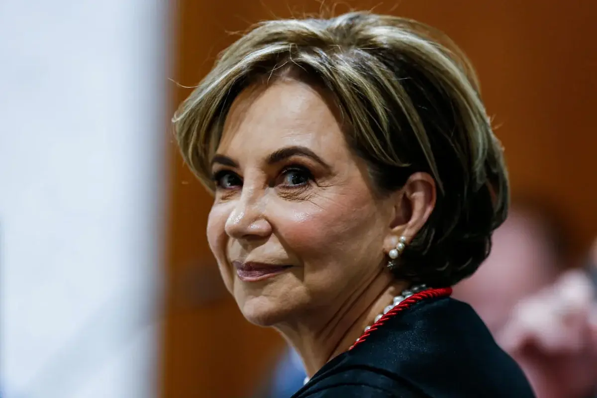 Desembargadora Maria do Carmo Cardoso recebe Medalha de Mérito na Alepi 