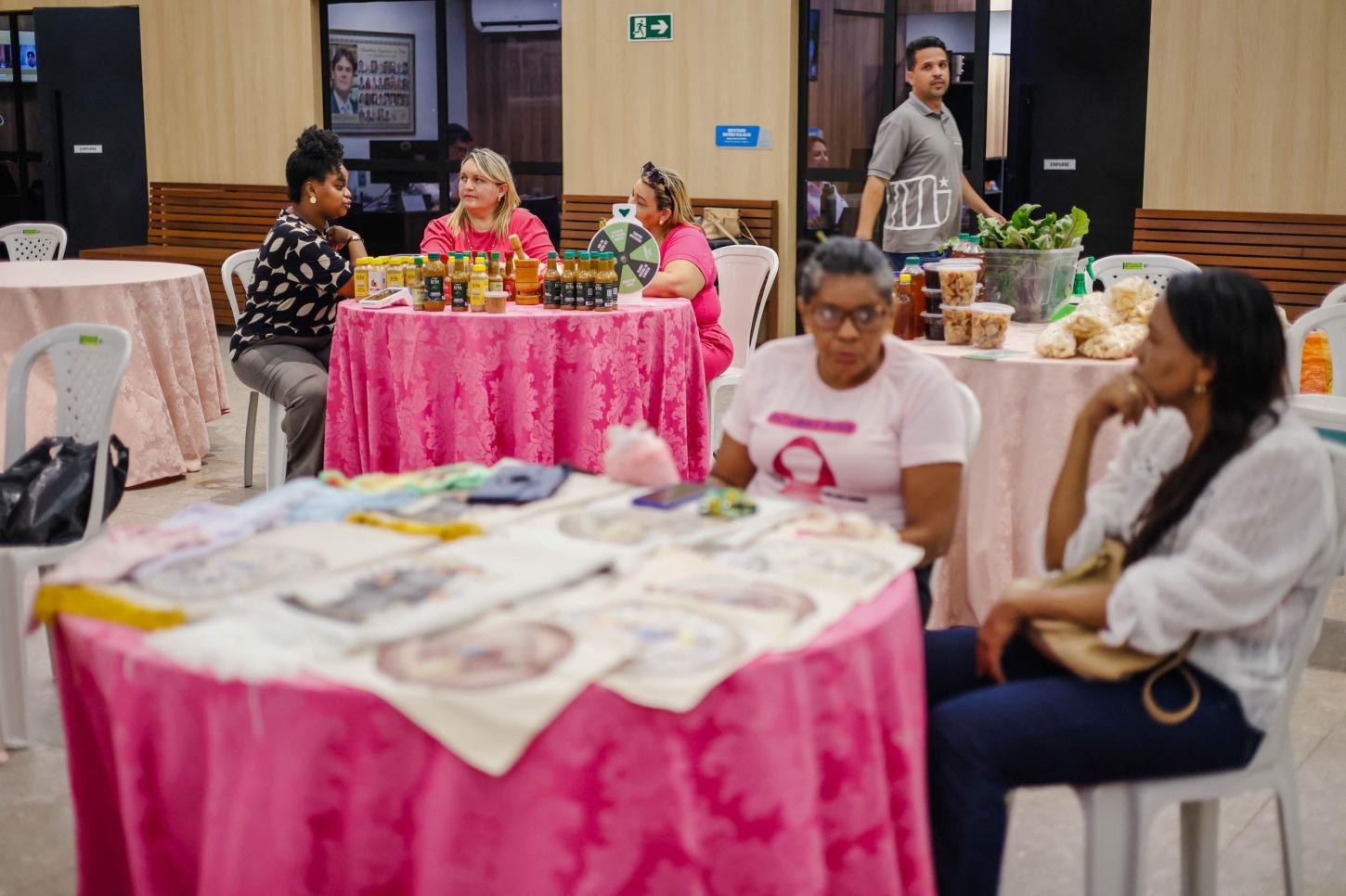 Feira do Servidor da Alepi destaca o Outubro Rosa e a saúde da mulher