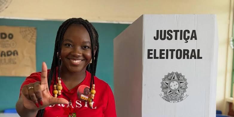 Mineira de 21 anos é mulher mais jovem a ser eleita deputada federal