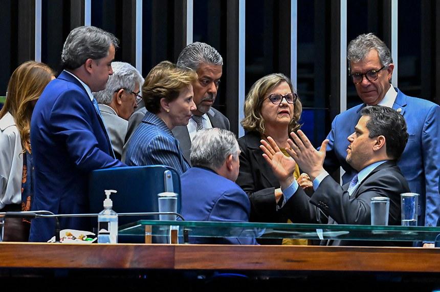 PEC do fim da escala 6x1 passa por 2ª sessão de discussão no Plenário do Senado