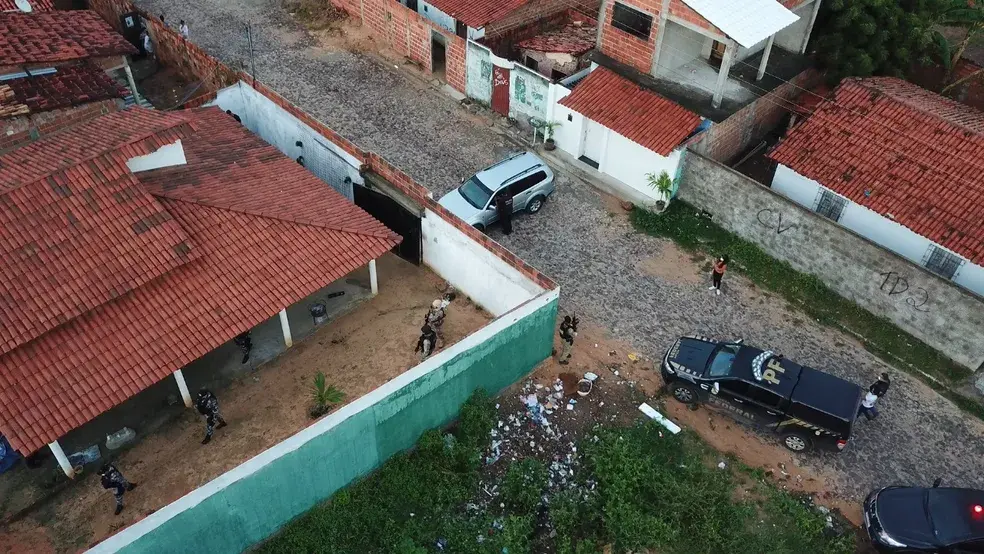 Polícia Federal deflagra Operação Porto Seguro contra o contrabando de cigarros no litoral 