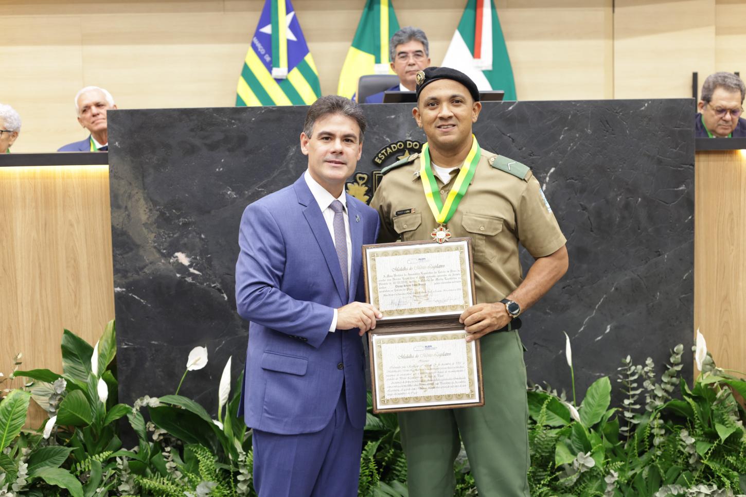 Entrega da Medalha do Mérito Legislativo a 34 personalidades