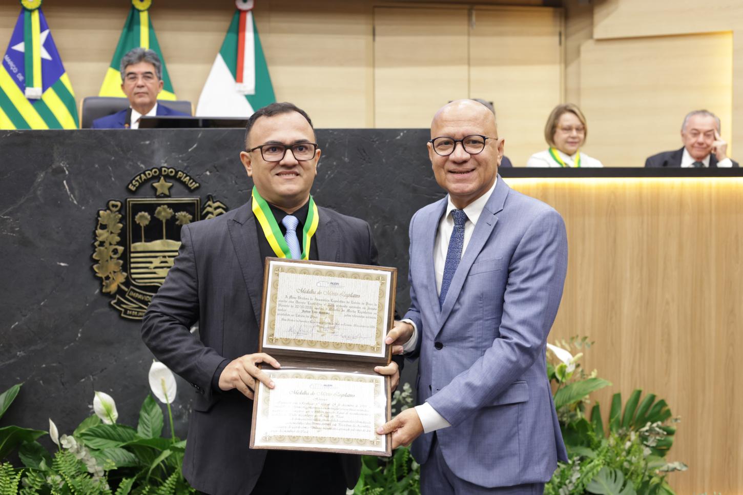 Entrega da Medalha do Mérito Legislativo a 34 personalidades