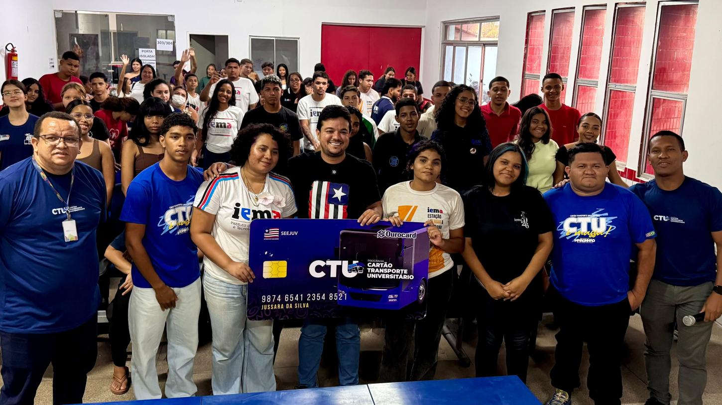 Entrega dos 70 cartões do Transporte Universitário