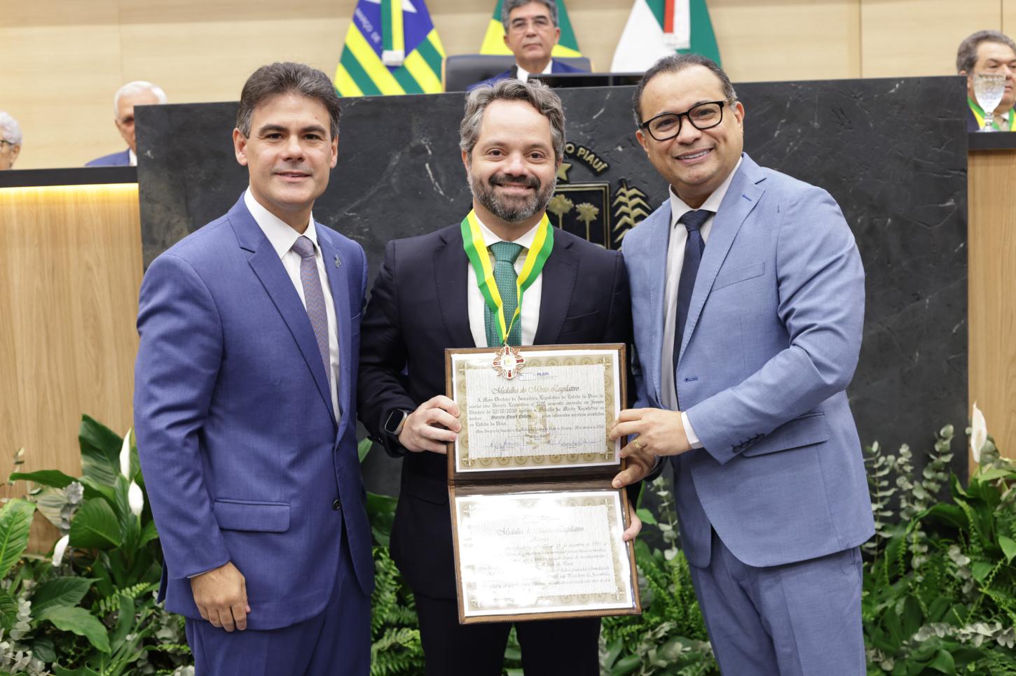 Entrega da Medalha do Mérito Legislativo a 34 personalidades
