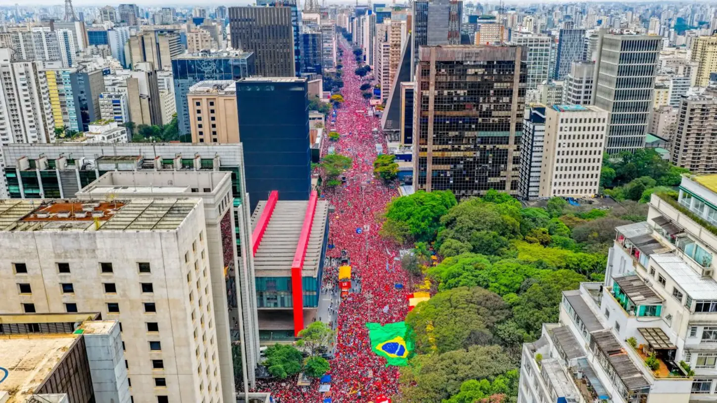 Mais de um milhão de pessoas lotam a Avenida Paulista, em apoio ao presidente Lula Foto : Ricardo Stuckert