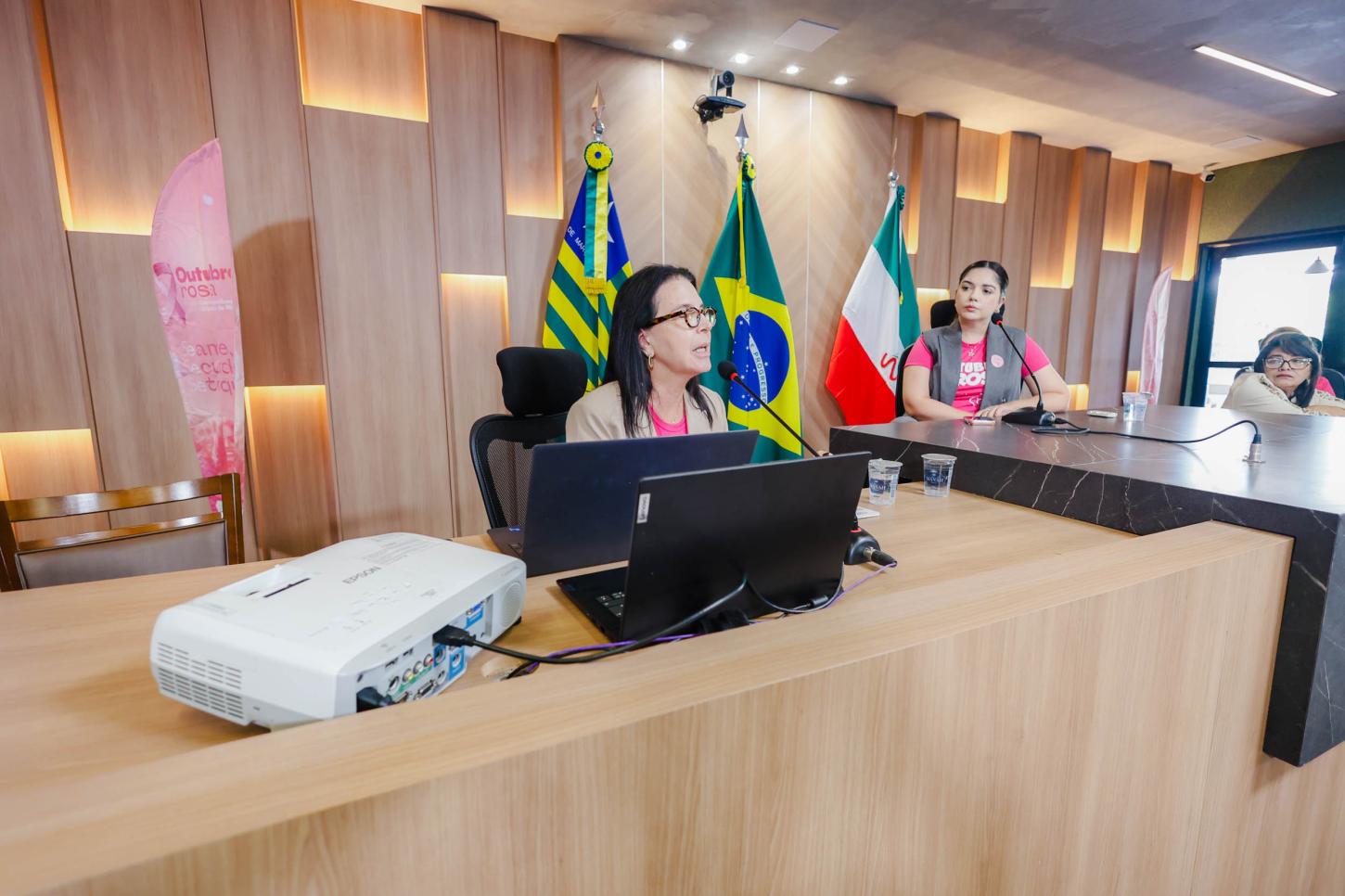  Roda de conversa destaca importância da rede de apoio e do diagnóstico precoce do câncer de mama