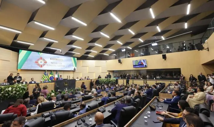  Alepi entrega da Medalha do Mérito Legislativo a 34 personalidades 