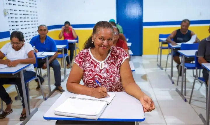 Com Bolsa EJA de R$ 100, matrículas crescem mais de 300% em Timon