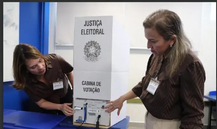 Comissão de Auditoria da Votação acompanha preparação das urnas auditadas com biometria