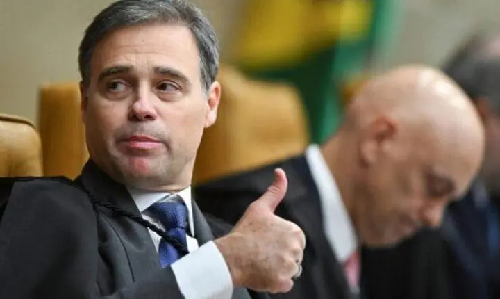 Dino cobra explicação sobre elo entre Master e instituto de Mendonça