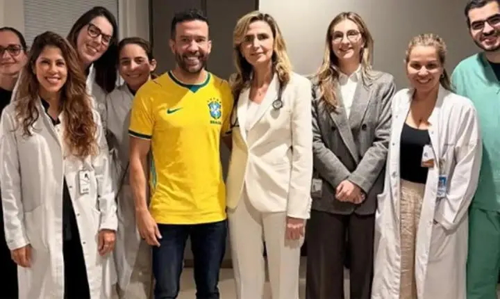 André Janones recebe alta e deixa hospital após arritimia cardíaca