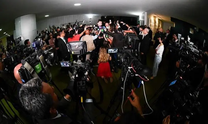 Jornalistas sofreram mais de 14 mil ataques em redes sociais no primeiro turno das eleições