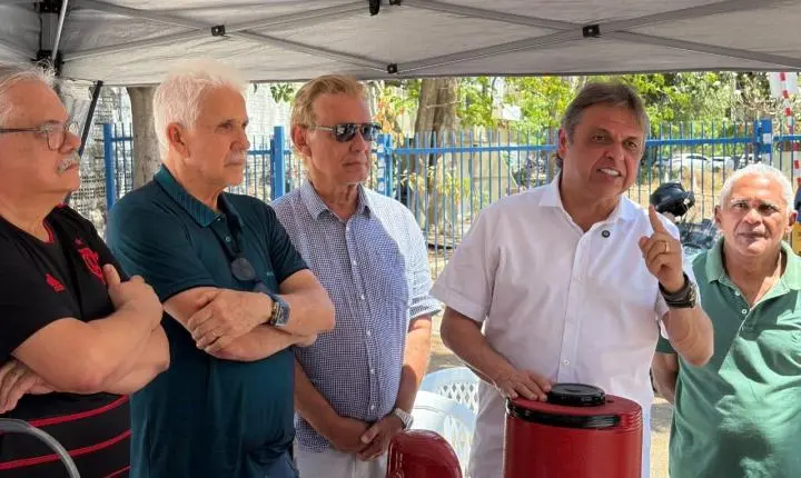 Júlio Arcoverde se reúne com demitidos da Agespisa e denuncia descaso do governo