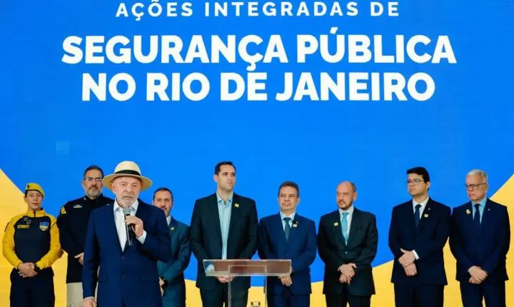 O terrorista é Trump!