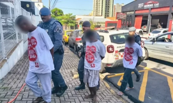 PMs são acusados de montar flagrante com presos vestindo camisetas do PT em SP: senador do PL explode vídeo