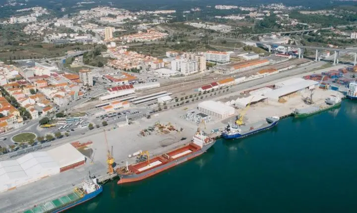Porto Piauí e Universidade de Coimbra firmam parceria para fornecer energia renovável a navios atracados em Luís Correia