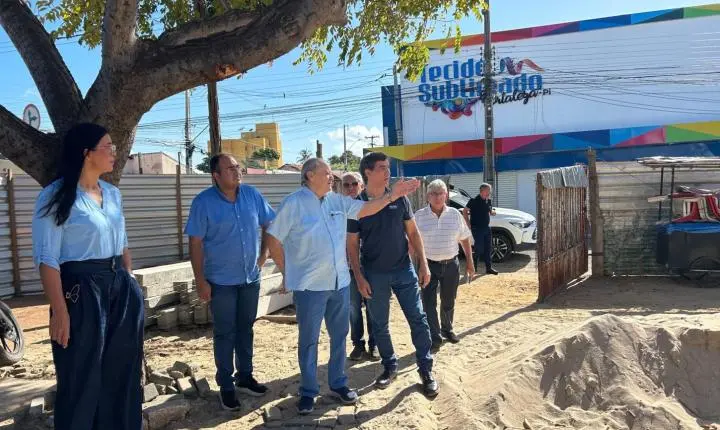 Silvio Mendes promete entregar em dezembro as obras na Praça do Fripisa