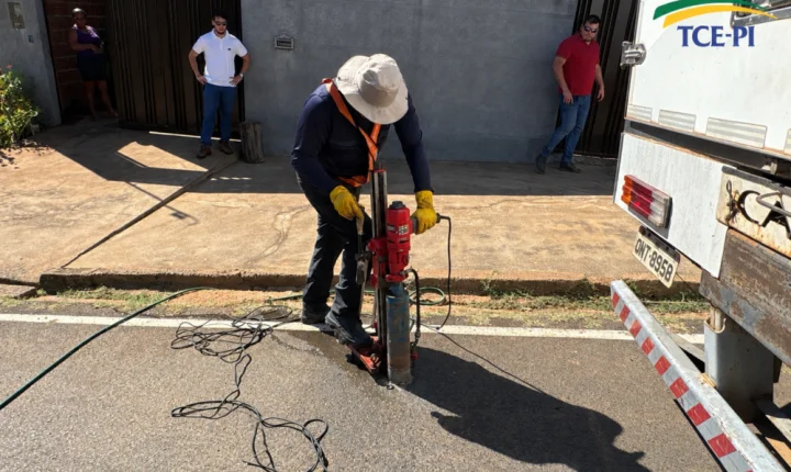 TCE-PI fiscaliza obras de pavimentação em 15 municípios com apoio de Caminhão Laboratório