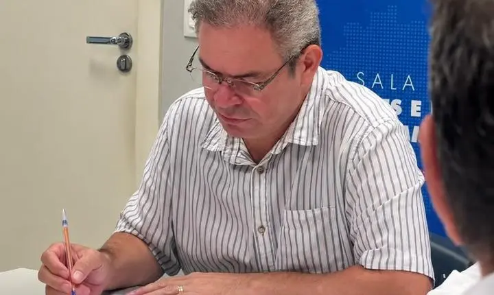 Prefeito de Timon assina contrato para construção de 192 apartamentos 