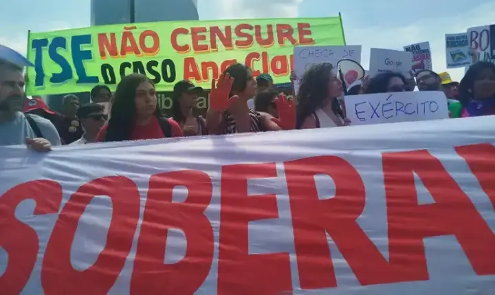 Caso Ana Clara: ativistas protestam em frente ao TSE contra censura de Mendonça